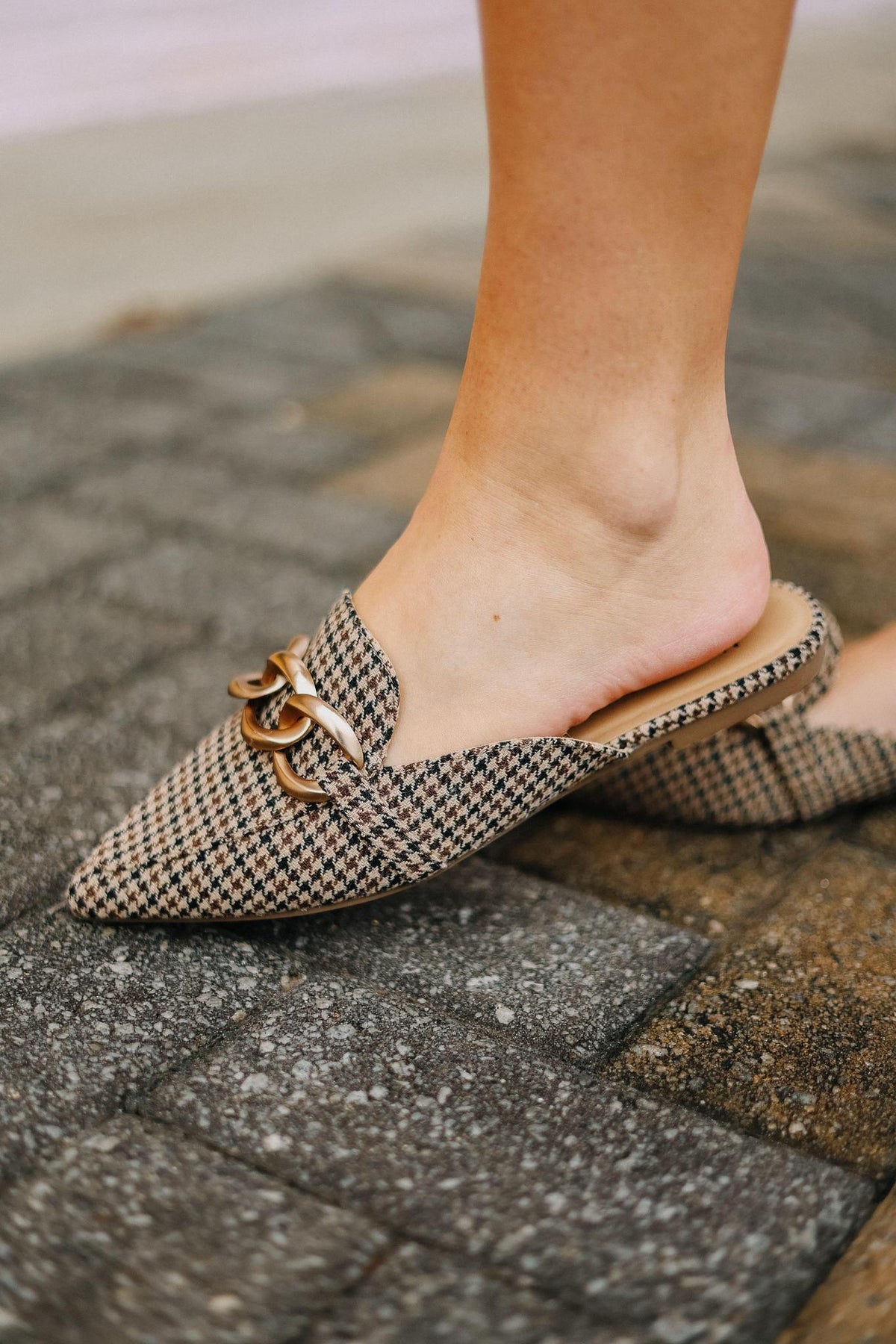 The Luxe Link Flat