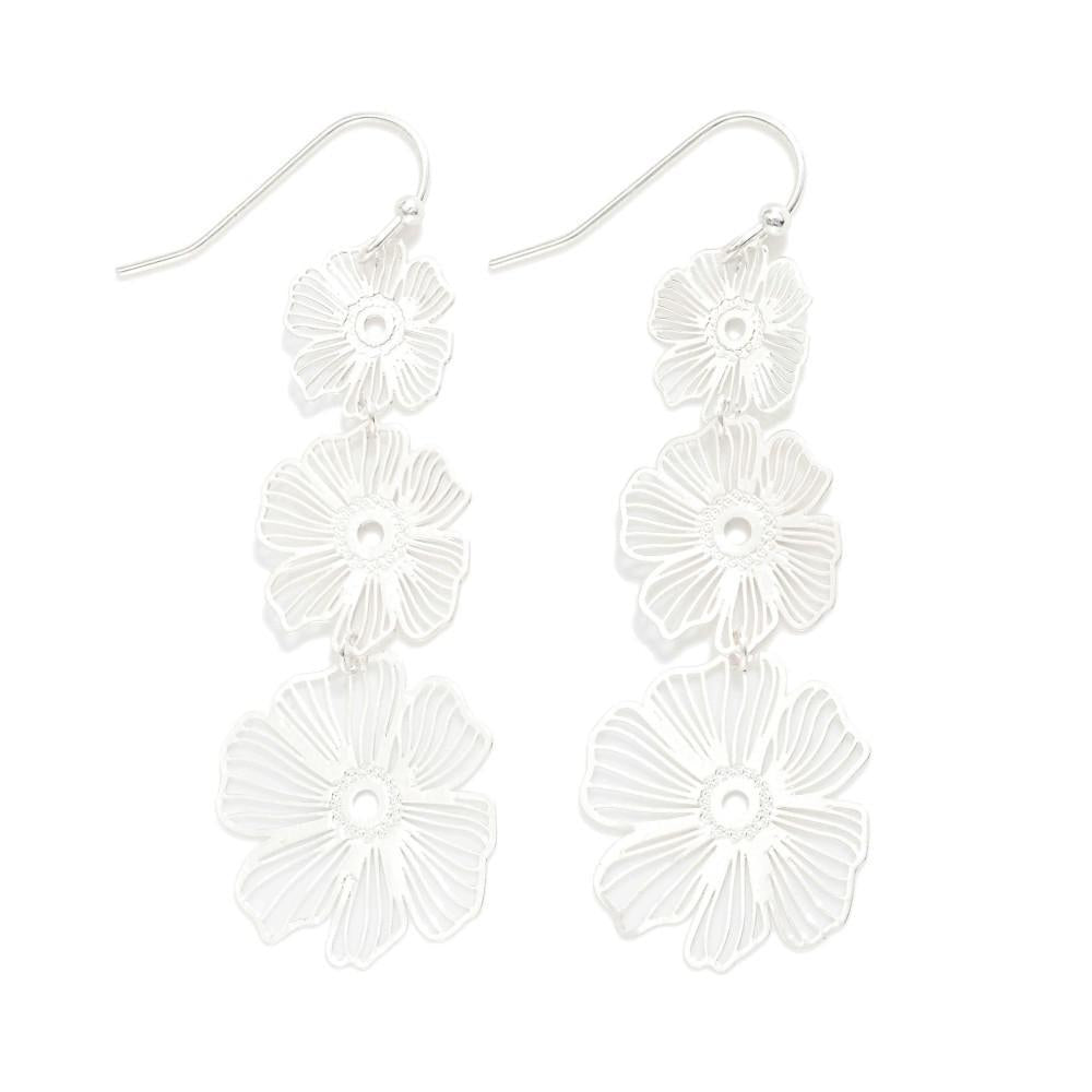Delicate In Flowers Earrings- Silver