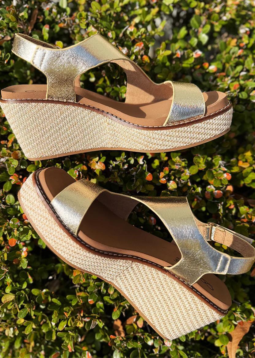 Stepping Out Wedge