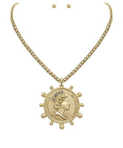Fit For A Queen Necklace Set